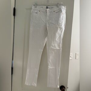 White skinny jeans